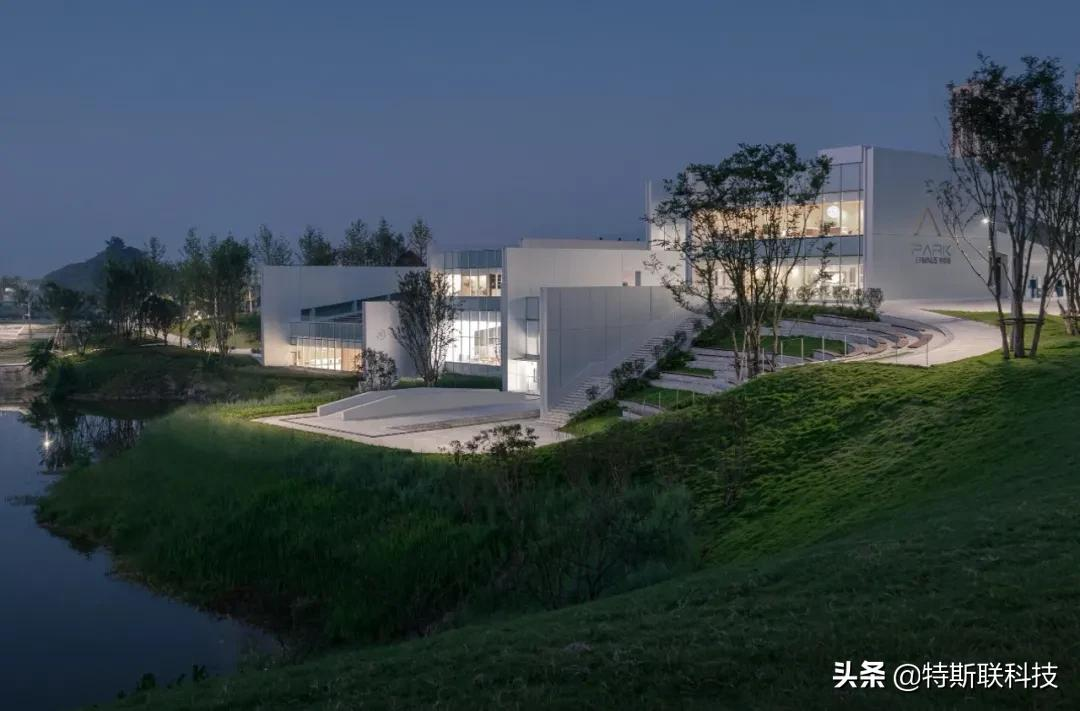 特斯联受邀亮相“甲子引力”大会，以AIoT赋能碳中和智能城市