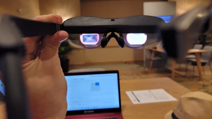 高通展示基于AR眼镜的桌面虚拟显示器扩展功能