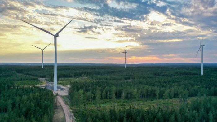 亚马逊正在扩大其在美国和欧洲的风能和太阳能项目规模
