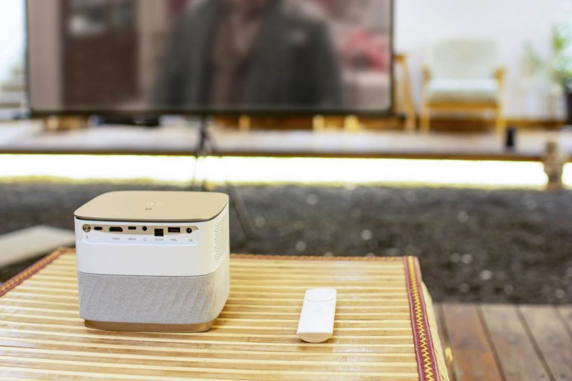 联想 YOGA 智能投影 T500 Play 明日首销:2699 元,开机无广告