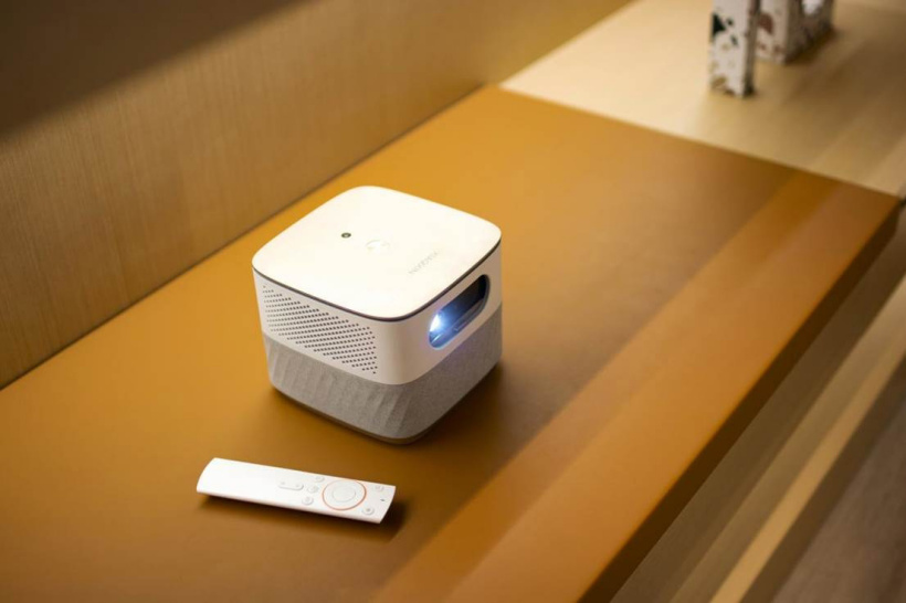 联想 YOGA 智能投影 T500 Play 明日首销:2699 元,开机无广告