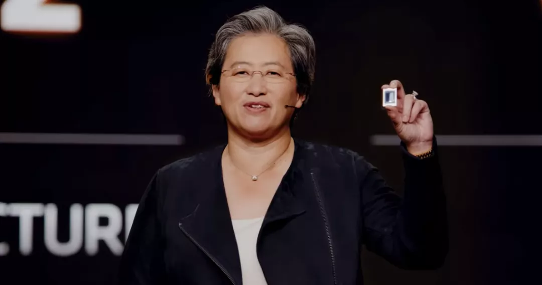 苏姿丰手持锐龙6000系列移动处理器 苏姿丰手持锐龙6000系列移动处理器