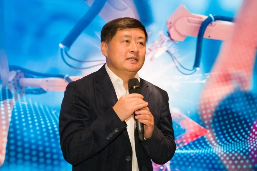 新华三集团副总裁、解决方案部总裁 李立 新华三集团副总裁、解决方案部总裁 李立