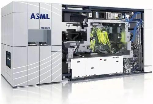 ASML发出产能预警 芯片制造商面临先进光刻机供应短缺的瓶颈