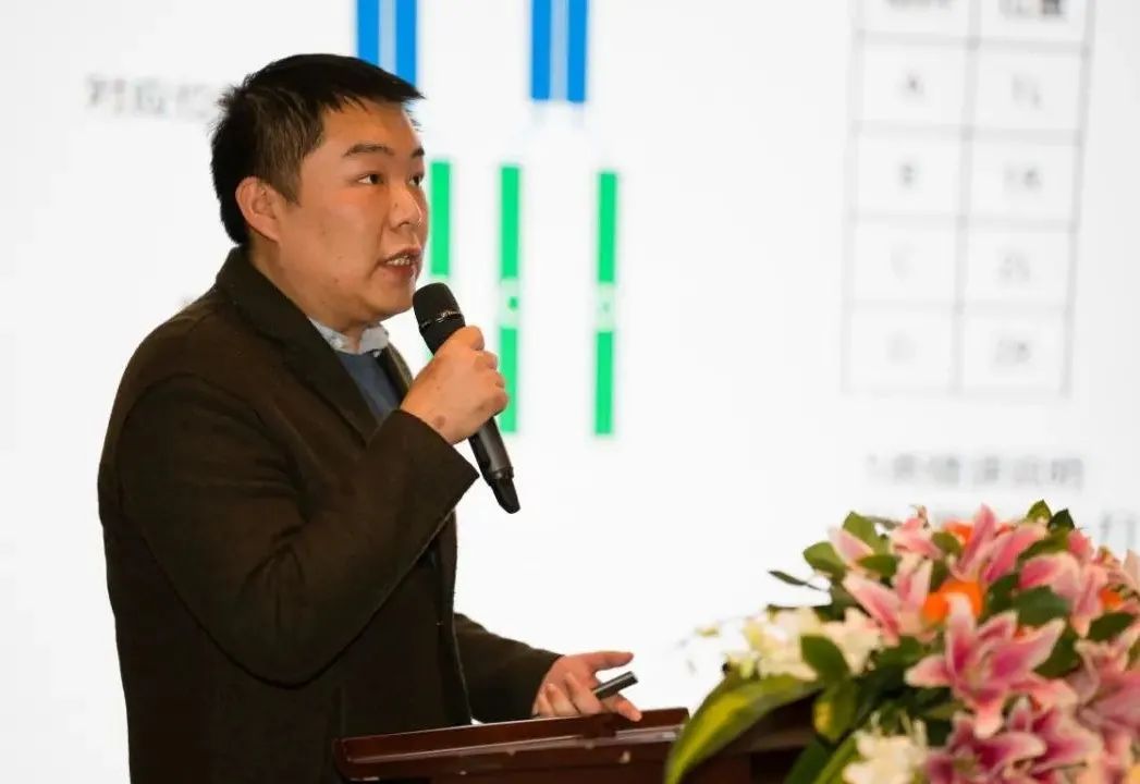 安尼梅森副总裁 高山 安尼梅森副总裁 高山