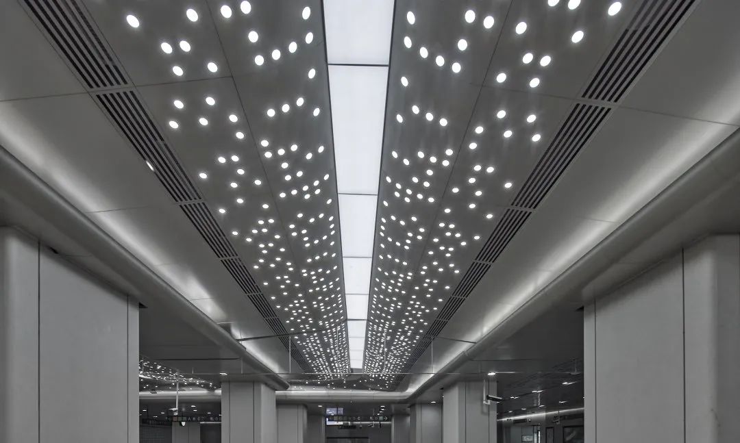 鸿雁照明灯具与智能照明控制系统应用于杭州地铁