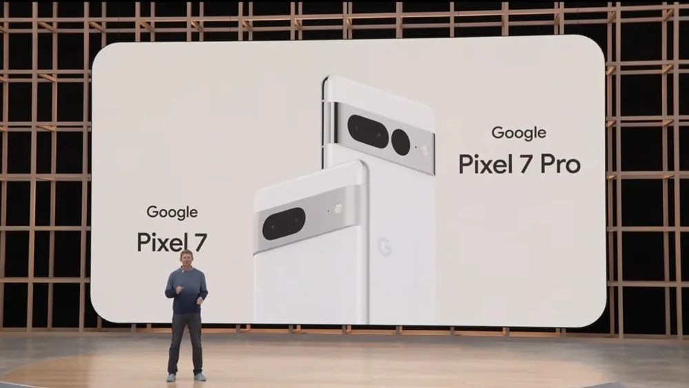 谷歌硬件“叫板”苹果？Android 13正式发布，AR眼镜将支持实时翻译