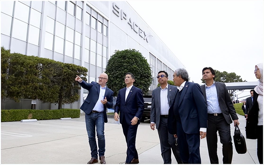 马斯克的Starlink计划通过卫星扩大马来西亚的互联网连接