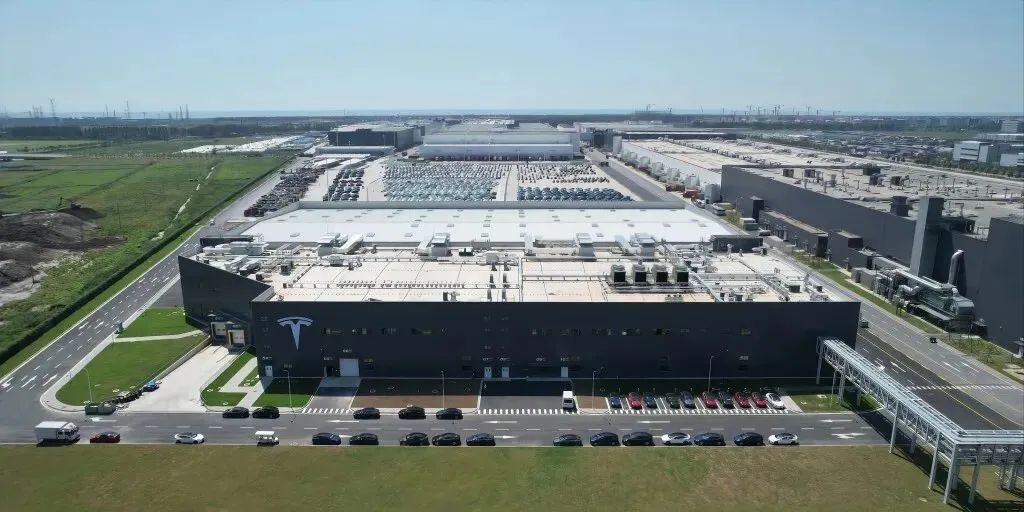 富士康隔空喊话马斯克:希望代工特斯拉!郎有情妾有意吗? 富士康隔空喊话马斯克:希望代工特斯拉!郎有情妾有意吗?