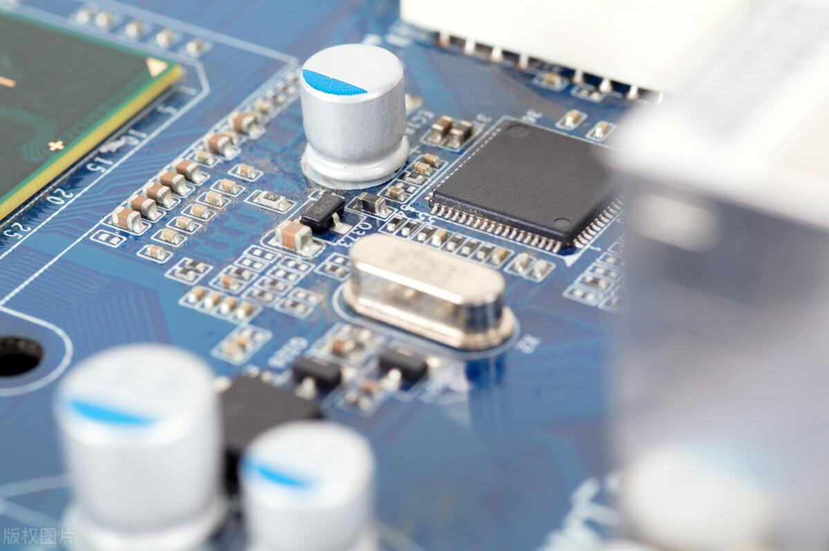 俄罗斯研发光刻机,制造7nm芯片,荷兰ASML彻底没戏了? 俄罗斯研发光刻机,制造7nm芯片,荷兰ASML彻底没戏了?