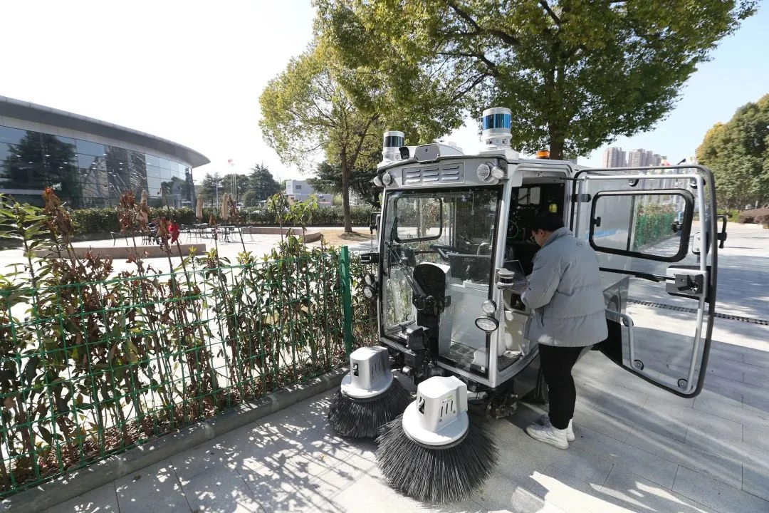 上海嘉定测试9辆自动驾驶清扫车，可替代25名环卫工人
