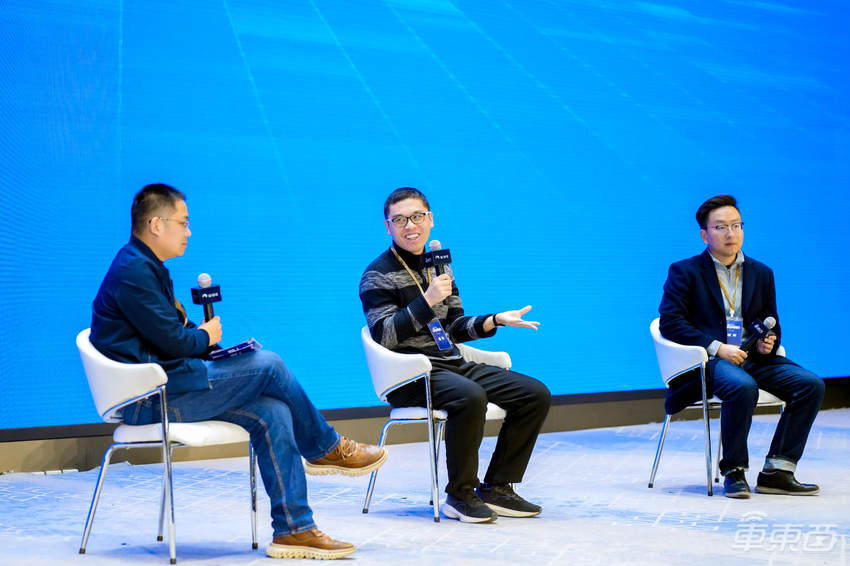 端到端智驾燃爆中关村!2025首场自动驾驶峰会圆满落幕,清华李升波教授、理想智驾一号位给出研判