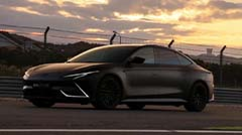 智己 L7 推出 Snake Performance 高性能版，年内上市