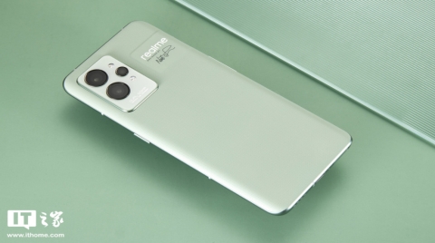 骁龙8+2K直屏的realme GT2 Pro只卖2999元