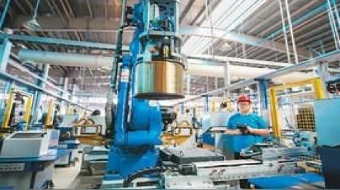 工业互联网推动制造业迈上“云端”