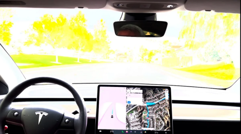 特斯拉全自动驾驶Beta 10.8版运行视频曝光