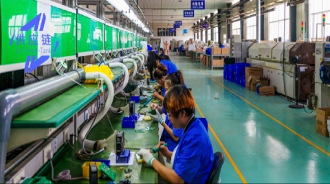 为了 iPhone能按期发布，富士康都跑到高速路口“抢人”了