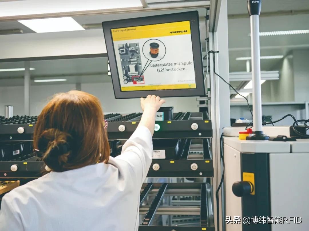 图尔克开发并制造了可在不同包装单元上打印、粘贴、检查和读取所需编码和标签的设备 图尔克开发并制造了可在不同包装单元上打印、粘贴、检查和读取所需编码和标签的设备