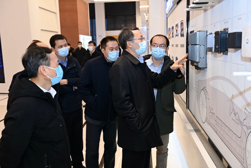 李克强院士询问蘑菇车联L4级自动驾驶硬件自研情况 李克强院士询问蘑菇车联L4级自动驾驶硬件自研情况