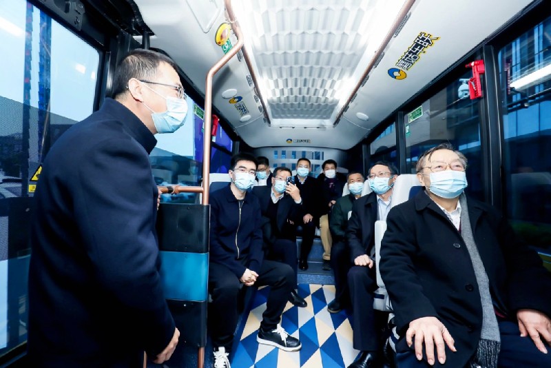 工信部原部长李毅中一行调研“衡阳模式”,探讨智能网联汽车落地应用“中国方案” 工信部原部长李毅中一行调研“衡阳模式”,探讨智能网联汽车落地应用“中国方案”