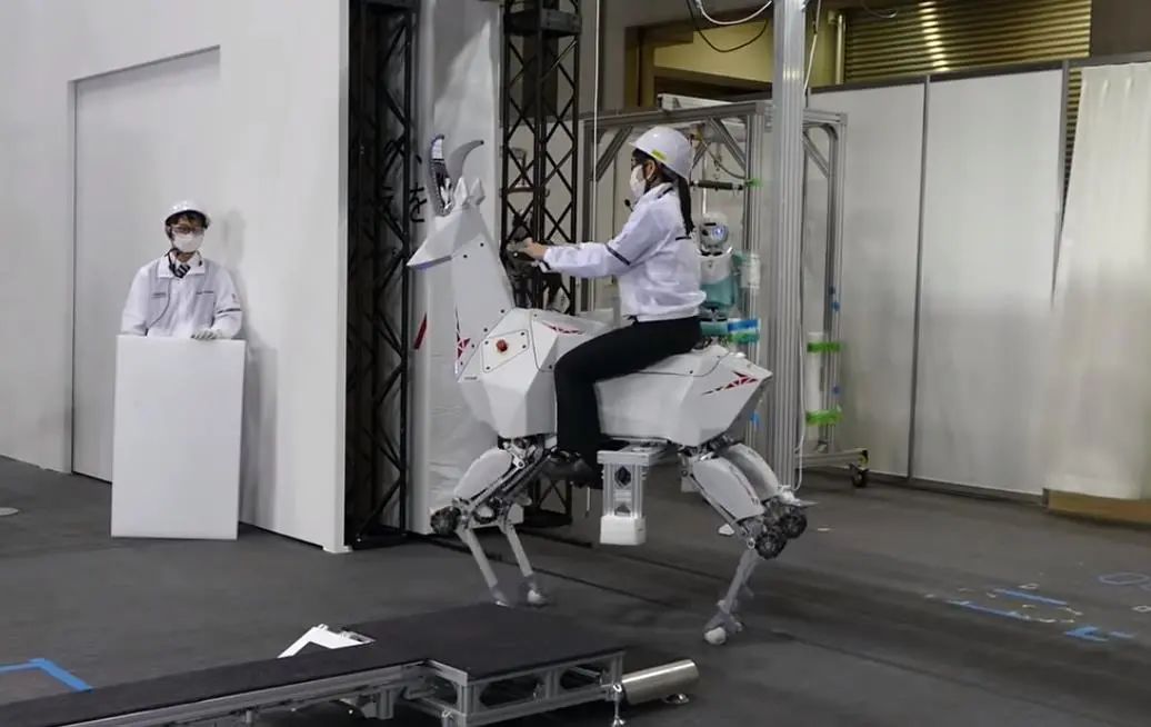 可骑行的机器人山羊诞生 最高可承重100公斤 可骑行的机器人山羊诞生 最高可承重100公斤