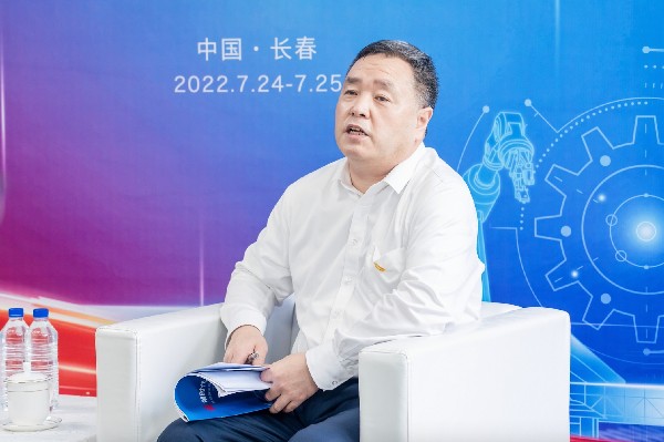 中国一汽党委常委、副总经理雷平先生接受媒体采访 中国一汽党委常委、副总经理雷平先生接受媒体采访